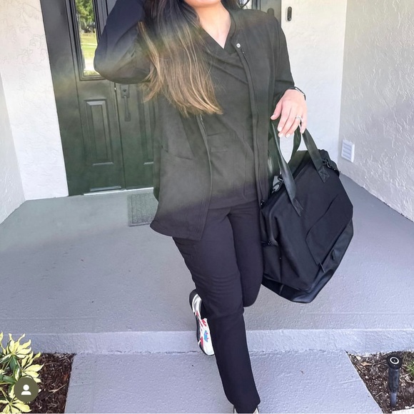 Urbane scrub set - Picture 2 of 2